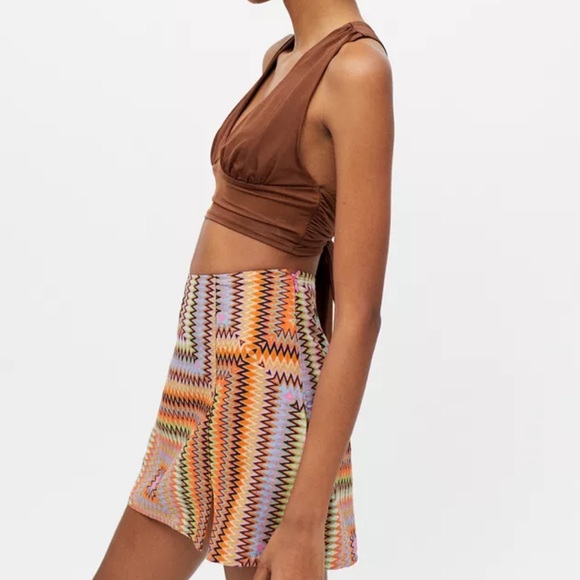 UO Paradise Printed Notched Mini Skirt - Picture 3 of 3